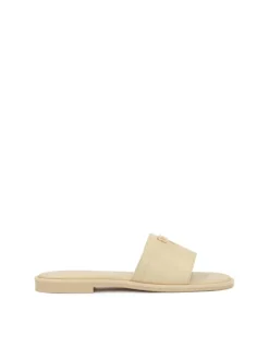 Kazar Skórzane kremowe klapki z monogramem| Klapki|Wszystkie Buty